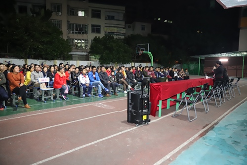 凤城中英文学校讲座3.JPG